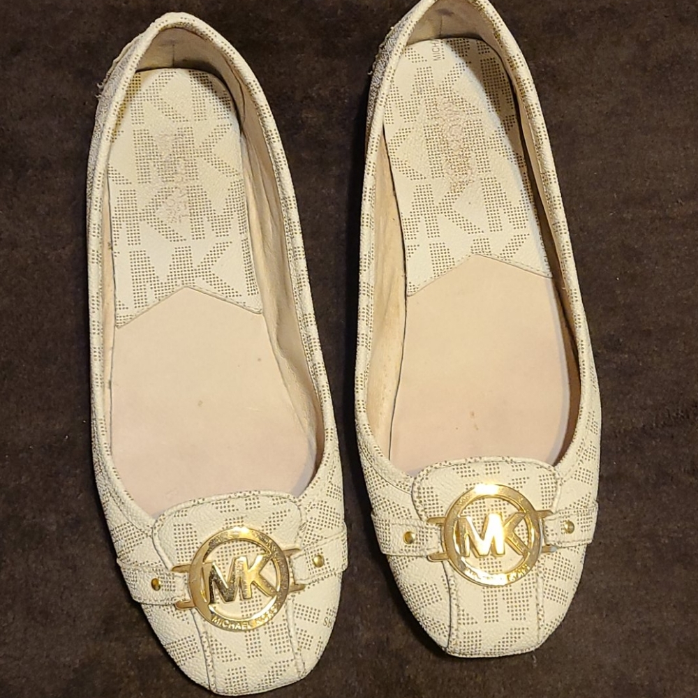 Michael Kors beige flats. Size 10